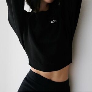 ALO Yoga Women's Black Cropped Sweatshirt